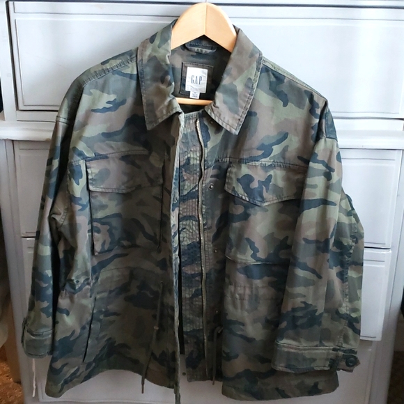 GAP Jackets & Blazers - Gap overaized camo utility twill 4 pocket jacket